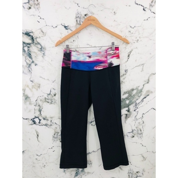 M002 Lululemon Gather & Crow Crop II *Full-On Luon - Picture 4 of 6